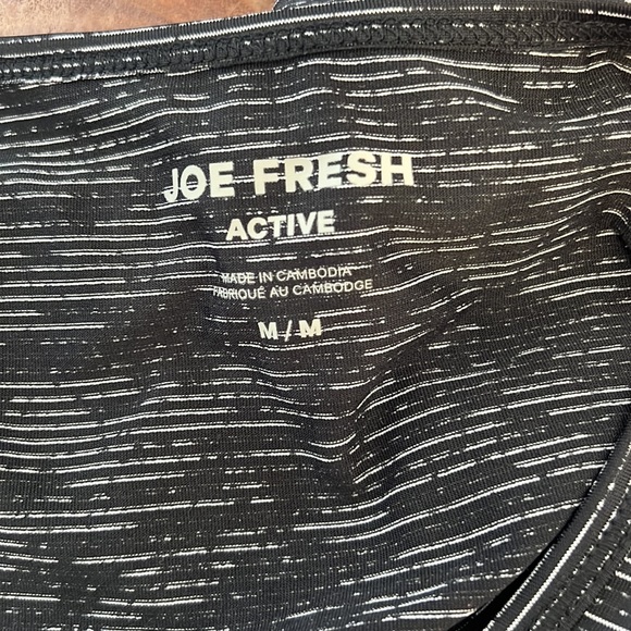 Women’s MEDIUM Joe Fresh active t-shirt - black with white - Picture 2 of 2